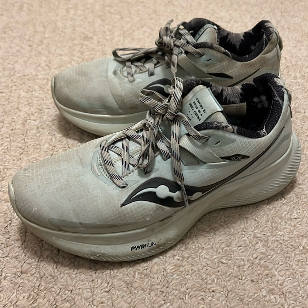 Saucony Ride 15 running shoes size 6